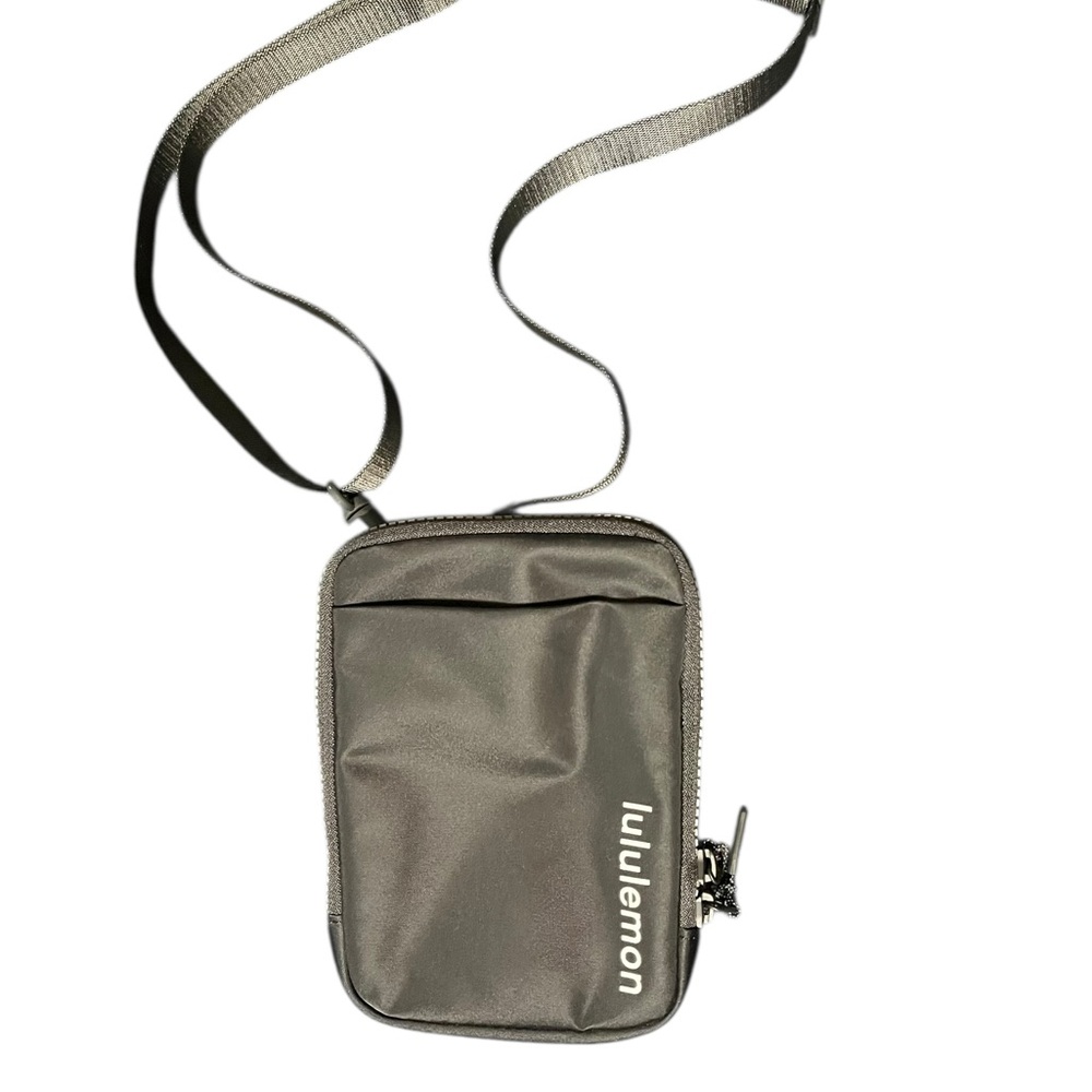 ❤️ lululemon athletica easy access crossbody bag